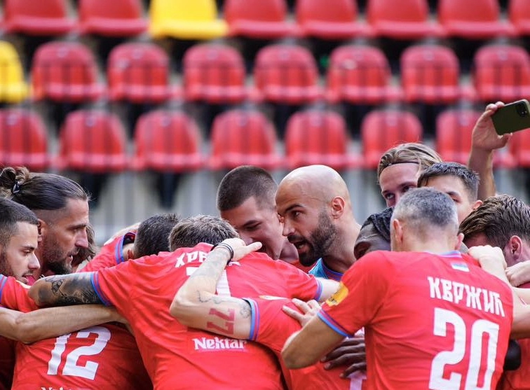 Borac po starom, na Grbavici zvižduci